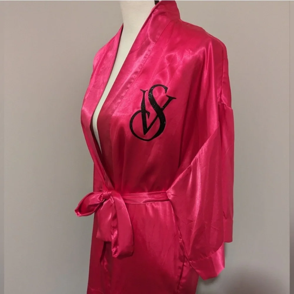 EXTREMELY RARE Victorias Secret NYC Fashion Show 2011 Silk Kimono